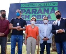 Nesta quarta-feira (05), o Secretário da Infraestrutura e Logística do Paraná, Sandro Alex, acompanhado do reitor da Universidade Estadual de Ponta Grossa, Miguel Sanches Neto, e da prefeita Elizabeth Schmidt, inaugurou o recapeamento asfáltico do campus de Uvaranas.Foto: Rodrigo Felix Leal/SEIL