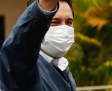 Um dos principais segmentos econômicos de Iretama, o turismo regional ganhou um importante impulso nesta quinta-feira (6). O governador Carlos Massa Ratinho Junior inaugurou a obra de recuperação asfáltica de um trecho de 3 quilômetros da PR-462, batizada recentemente de Estrada Municipal Bernardo Ribas Carli, em homenagem ao deputado estadual morto em um desastre aéreo em 2018.Foto: Jonathan Campos/AEN
