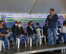 O governador Carlos Massa Ratinho Junior inaugura nesta quinta-feira (6) as obras de pavimentação asfáltica da Estrada Municipal do Distrito Águas de Jurema, em Iretama, no Centro do Estado. São 3 quilômetros entre a PR-462 e ponte dois do Rio Formoso. O investimento é de R$ 1,7 milhão
Foto Gilson Abreu/AEN