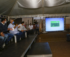 O governador Carlos Massa Ratinho Junior inaugura nesta quinta-feira (6) as obras de pavimentação asfáltica da Estrada Municipal do Distrito Águas de Jurema, em Iretama, no Centro do Estado. São 3 quilômetros entre a PR-462 e ponte dois do Rio Formoso. O investimento é de R$ 1,7 milhão
Foto Gilson Abreu/AEN