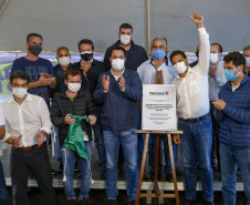O governador Carlos Massa Ratinho Junior inaugura nesta quinta-feira (6) as obras de pavimentação asfáltica da Estrada Municipal do Distrito Águas de Jurema, em Iretama, no Centro do Estado. São 3 quilômetros entre a PR-462 e ponte dois do Rio Formoso. O investimento é de R$ 1,7 milhão
Foto Gilson Abreu/AEN