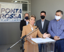 O Governo do Estado inaugurou uma nova Unidade Básica de Saúde (UBS) no município de Ponta Grossa nesta terça-feira (11). A obra possui um investimento de R$ 750 mil de repasse estadual. O secretário de Estado da Saúde, Beto Preto, esteve presente na inauguração e falou sobre a importância desta obra para a população.  -  Ponta Grossa, 11/05/2021  -  Foto: Ari Dias/AEN