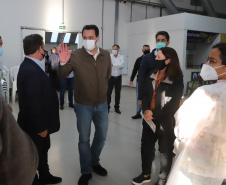 O governador Carlos Massa Ratinho Junior anuncia nesta quinta-feira (13) novos recursos para Arapongas, no Norte do Paraná. São investimentos para a Santa Casa, estradas rurais, pavimentação de ruas e avenidas, um parque urbano e moradias populares. 13/05/2021 - Foto: Geraldo Bubniak/AEN