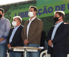 O governador Carlos Massa Ratinho Junior anuncia nesta quinta-feira (13) novos recursos para Arapongas, no Norte do Paraná. São investimentos para a Santa Casa, estradas rurais, pavimentação de ruas e avenidas, um parque urbano e moradias populares. 13/05/2021 - Foto: Geraldo Bubniak/AEN