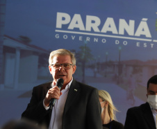 O governador Carlos Massa Ratinho Junior anuncia nesta quinta-feira (13) novos recursos para Arapongas, no Norte do Paraná. São investimentos para a Santa Casa, estradas rurais, pavimentação de ruas e avenidas, um parque urbano e moradias populares. 13/05/2021 - Foto: Geraldo Bubniak/AEN
