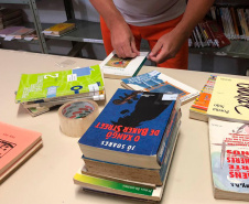 O Departamento Penitenciário do Paraná recebeu do Ministério da Justiça e Segurança Pública, via Departamento Penitenciário Nacional (Depen), 13.930 livros de literatura, que serão distribuídos até o final deste mês nos espaços de acervo bibliográfico, nas penitenciárias do Estado do Paraná.  -  Foto: Depen/PR