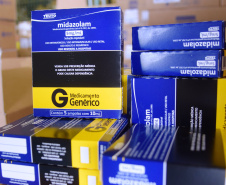 O Centro de Medicamentos do Paraná (Cemepar) enviou nesta sexta-feira (21) o maior quantitativo de insumos em um só dia desde o início do combate a Covid-19 no Estado. Ao todo, 1.114.257 unidades estão sendo enviadas para as 22 Regionais de Saúde.  -  Curitiba, 21/05/2021  -  Foto: Américo Antonio/SESA