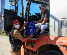 Almirante Tamandaré, 21 de maio de 2021. BPRv realiza blitz educativa alusiva ao Maio Amarelo. 