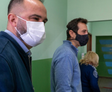 Mais escolas voltam às aulas presenciais no Paraná. Junto aos outros 200 colégios reabertos há 14 dias, a retomada permite que mais 40 mil estudantes, de 28 Núcleos Regionais de Educação (NREs), que englobam aproximadamente 150 municípios, voltem para a sala de aula  -  Curitiba, 24/05/2021  -  Foto: SEED