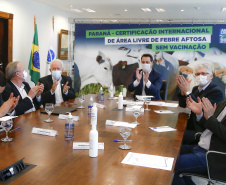 “Esse é o maior anúncio para o agronegócio paranaense nos últimos 50 anos”. Esse é o sentimento do governador Carlos Massa Ratinho Junior ao comemorar o novo status de área livre de febre aftosa sem vacinação, concedido pela Organização Mundial da Saúde Animal (OIE) nesta quinta-feira (27). Foto: Jonathan Campos/AEN