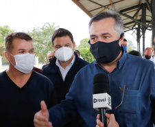 O Paraná começou a vacinar trabalhadores portuários e aeroportuários contra a Covid-19 nesta sexta-feira (28). As doses da vacina AstraZeneca/Fiocruz destinadas a estes grupos foram enviadas pelo Ministério da Saúde nesta semana.  Foto:Rodrigo Felix Leal/SEIL