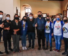 O Paraná começou a vacinar trabalhadores portuários e aeroportuários contra a Covid-19 nesta sexta-feira (28). As doses da vacina AstraZeneca/Fiocruz destinadas a estes grupos foram enviadas pelo Ministério da Saúde nesta semana.  Foto:Rodrigo Felix Leal/SEIL