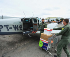 Paraná distribui 37.440 doses de vacina contra Covid-19 da Pfizer para 21 municípios. Foto: José Fernando Oura/AEN
