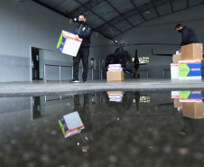 Paraná distribui 37.440 doses de vacina contra Covid-19 da Pfizer para 21 municípios. Foto: José Fernando Oura/AEN
