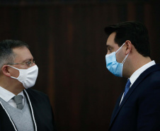 Nesta segunda-feira (31), também foi realizada a posse do novo desembargador do TJPR, Cláudio Smirne Diniz. Sua nomeação foi assinada pelo governador no dia 11 de maio. Diniz preenche a vaga aberta pela aposentadoria do desembargador Clayton Coutinho de Camargo. Foto: Jonathan Campos/AEN