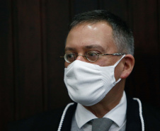 Nesta segunda-feira (31), também foi realizada a posse do novo desembargador do TJPR, Cláudio Smirne Diniz. Sua nomeação foi assinada pelo governador no dia 11 de maio. Diniz preenche a vaga aberta pela aposentadoria do desembargador Clayton Coutinho de Camargo. Foto: Jonathan Campos/AEN