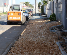 Pinhais tem rua revitalizada e constrói novas calçadas com apoio do Estado. Foto: Ari Dias/AEN