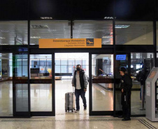 Paraná realiza estratégia de testagem para Covid-19 no aeroporto internacional Afonso Pena. Foto: Américo Antonio/SESA