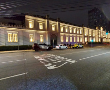 As atividades da Ação Integrada de Fiscalização Urbana (AIFU), coordenada pela Polícia Militar durante o feriado prolongado de Corpus Christi resultaram em 14 estabelecimentos comerciais fechados e quatro pessoas encaminhadas em Curitiba (desacato e desobediência, perturbação do sossego e perigo de propagação de doença contagiosa). -  Curitiba, 07/06/2021  -  Foto: SESP/PR