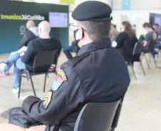 As forças policiais da Secretaria de Estado da Segurança Pública (Sesp) continuam sendo vacinadas contra a Covid 19 nas cidades sedes de regionais de saúde do estado. A distribuição das doses segue os critérios e cronograma estabelecidos pela Secretaria de Estado da Saúde (Sesa), a partir dos lotes recebidos do Ministério da Saúde e a aplicação é feita pelas equipes municipais de Saúde.  -  Curitiba, 08/06/2021  -  Foto: SESP/PR