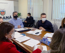 O secretário Estadual da Saúde, Beto Preto, e diretores da Sesa receberam na manhã de hoje (8) o presidente do Conselho de Secretarias Municipais de Saúde (Cosems), Ivoliciano Leonarchik, e representantes da entidade, para discussão e novas pactuações relacionadas ao enfrentamento da Covid-19.  -  Curitiba, 08/06/2021  -  Foto: SESA-PR