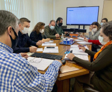 O secretário Estadual da Saúde, Beto Preto, e diretores da Sesa receberam na manhã de hoje (8) o presidente do Conselho de Secretarias Municipais de Saúde (Cosems), Ivoliciano Leonarchik, e representantes da entidade, para discussão e novas pactuações relacionadas ao enfrentamento da Covid-19.  -  Curitiba, 08/06/2021  -  Foto: SESA-PR