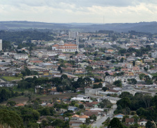 anepar vistoria ligações de esgoto de 5 mil imóveis na Lapa. Foto: Arnaldo Alves/Arquivo AEN