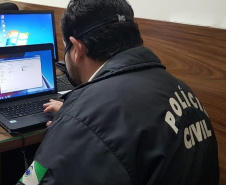 A Polícia Civil do Paraná (PCPR) prendeu três pessoas em flagrante durante a Operação ?Luz na Infância 8?, nesta quarta-feira (9), no Paraná. A força-tarefa coordenada pelo Ministério da Justiça e Segurança Pública teve a participação de policiais civis cumprindo 176 mandados de busca e apreensão no Brasil e em mais cinco países: Argentina, Estados Unidos, Paraguai, Panamá e Equador.  -  Curitiba, 09/06/2021  -  Foto: Polícia Civil do Paraná