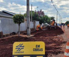 As obras de implantação do sistema de coleta e tratamento do esgoto de Santa Tereza do Oeste começam a mudar o cenário da cidade. - Foto: Sanepar