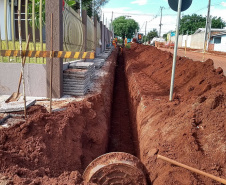 As obras de implantação do sistema de coleta e tratamento do esgoto de Santa Tereza do Oeste começam a mudar o cenário da cidade. - Foto: Sanepar