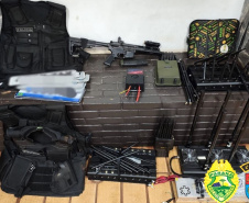 Polícia Militar e Ministério Público cumprem 45 mandados de prisão e apreendem fuzil e coletes balísticos no interior do estado  -  Curitiba, 10/06/2021  -  Foto: PMPR/SESP-PR