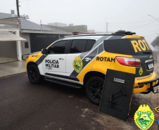 Polícia Militar e Ministério Público cumprem 45 mandados de prisão e apreendem fuzil e coletes balísticos no interior do estado  -  Curitiba, 10/06/2021  -  Foto: PMPR/SESP-PR
