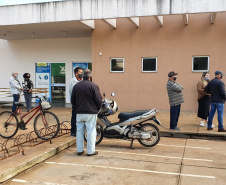A Secretaria de Estado da Saúde (Sesa) registrou ações de vacinação contra a Covid-19 neste sábado (12) nas 22 Regionais de Saúde do Paraná. A iniciativa faz parte da campanha do Governo do Estado, de vacinação ?De domingo a domingo?.  - Curitiba, 12/06/2021  -  Foto: SESA