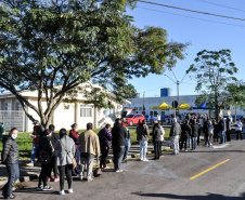 A Secretaria de Estado da Saúde (Sesa) registrou ações de vacinação contra a Covid-19 neste sábado (12) nas 22 Regionais de Saúde do Paraná. A iniciativa faz parte da campanha do Governo do Estado, de vacinação ?De domingo a domingo?.  - Curitiba, 12/06/2021  -  Foto: SESA