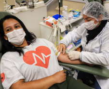 Com estoque 40% abaixo do ideal, Hemepar faz apelo à população para doar sangue. Foto: José Fernando Oura/AEN