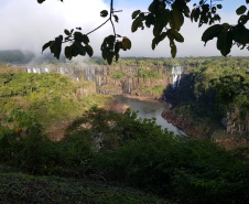 O Sistema Nacional de Meteorologia (SNM) emitiu alerta de emergência hídrica para a área da Bacia do rio Paraná, que abrange os estados de Minas Gerais, Goiás, Mato Grosso do Sul, São Paulo e Paraná, no período de junho a setembro. É a primeira vez que o órgão emite um alerta desta natureza, e a previsão é consistente com a de outros centros internacionais de análise climática. Foto: Sanepar