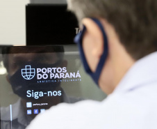 Uma comitiva da Agência Nacional de Transportes Aquaviários (ANTAQ) visitou o Porto de Paranaguá, nesta segunda feira (14). O diretor-geral Eduardo Nery e a diretora interina Gabriela Costa conheceram os projetos de ampliação do terminal paranaense e o sistema do Corredor de Exportações, único no Brasil. -  Paranaguá, 14/06/2021  -  Foto: Claudio Neves/Portos do Paraná