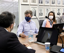 Uma comitiva da Agência Nacional de Transportes Aquaviários (ANTAQ) visitou o Porto de Paranaguá, nesta segunda feira (14). O diretor-geral Eduardo Nery e a diretora interina Gabriela Costa conheceram os projetos de ampliação do terminal paranaense e o sistema do Corredor de Exportações, único no Brasil. -  Paranaguá, 14/06/2021  -  Foto: Claudio Neves/Portos do Paraná