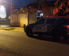 Cerca de 70 policiais militares e civis foram aplicados na operação Investida em Maringá nesta quarta-feira (16/06) para cumprir 12 mandados de Busca e Apreensão contra dois grupos envolvidos com o tráfico de drogas. O trabalho de investigação foi do Núcleo de Maringá da Divisão Estadual de Narcóticos (Denarc), da Polícia Civil, e do Serviço de Inteligência do 4º Batalhão da Polícia Militar.  - Maringá, 16/06/2021  -  Foto: Polícia Civil/SESP-PR