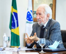 O Governo do Estado e o G7, grupo formado pelas principais entidades do setor produtivo paranaense, se reuniram nesta quarta-feira (16), por videoconferência, para discutir propostas conjuntas e mostrar o que já tem sido feito para incentivar a retomada econômica e apoiar os setores mais atingidos pela crise causada pela pandemia de Covid-19. 
. Foto: José Fernando Ogura/AEN
