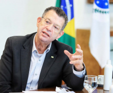 O Governo do Estado e o G7, grupo formado pelas principais entidades do setor produtivo paranaense, se reuniram nesta quarta-feira (16), por videoconferência, para discutir propostas conjuntas e mostrar o que já tem sido feito para incentivar a retomada econômica e apoiar os setores mais atingidos pela crise causada pela pandemia de Covid-19. 
. Foto: José Fernando Ogura/AEN