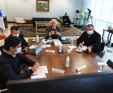 O Governo do Estado e o G7, grupo formado pelas principais entidades do setor produtivo paranaense, se reuniram nesta quarta-feira (16), por videoconferência, para discutir propostas conjuntas e mostrar o que já tem sido feito para incentivar a retomada econômica e apoiar os setores mais atingidos pela crise causada pela pandemia de Covid-19. 
. Foto: José Fernando Ogura/AEN