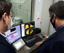 Dez leitos de Unidade de Terapia Intensiva (UTI) para tratamento da Covid-19 foram abertos no Hospital Madre de Dio, em São Miguel do Iguaçu, na região Oeste do Estado, nesta quinta-feira (17). A ativação é um esforço conjunto da Secretaria de Estado da Saúde do Paraná (Sesa), em parceria com a Itaipu Binacional, além do apoio da prefeitura de Foz do Iguaçu. - São Miguel do Iguaçu, 17/06/2021  -  Foto: Rodrigo Rossi/SESA