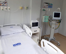 Dez leitos de Unidade de Terapia Intensiva (UTI) para tratamento da Covid-19 foram abertos no Hospital Madre de Dio, em São Miguel do Iguaçu, na região Oeste do Estado, nesta quinta-feira (17). A ativação é um esforço conjunto da Secretaria de Estado da Saúde do Paraná (Sesa), em parceria com a Itaipu Binacional, além do apoio da prefeitura de Foz do Iguaçu. - São Miguel do Iguaçu, 17/06/2021  -  Foto: Rodrigo Rossi/SESA
