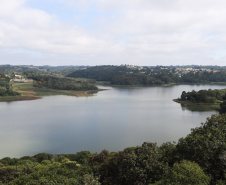 As chuvas do fim de semana afastaram a implantação de um rodízio mais severo em Curitiba e Região Metropolitana e melhoraram a performance das barragens.   - Foto: Geraldo Bubniak/AEN