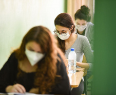 A Universidade Estadual do Norte do Paraná (UENP) divulgou nesta segunda-feira, 21, o gabarito provisório e o caderno de provas do Vestibular 2021. O Processo Seletivo Vestibular, realizado ontem, dia 20, reuniu 3197 candidatos que concorreram a 1083 vagas ofertadas nos cursos de graduação da Universidade. O exame aconteceu nas cidades de Bandeirantes, Cornélio Procópio e Jacarezinho.  21/06/2021  -  Foto: UENP