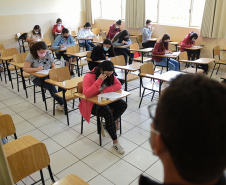 A Universidade Estadual do Norte do Paraná (UENP) divulgou nesta segunda-feira, 21, o gabarito provisório e o caderno de provas do Vestibular 2021. O Processo Seletivo Vestibular, realizado ontem, dia 20, reuniu 3197 candidatos que concorreram a 1083 vagas ofertadas nos cursos de graduação da Universidade. O exame aconteceu nas cidades de Bandeirantes, Cornélio Procópio e Jacarezinho.  21/06/2021  -  Foto: UENP