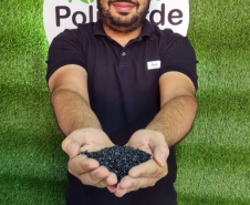 Químico Jonathan Palmi, um dos sócios da empresa Poliverde (FOTO: Divulgação/Poliverde).