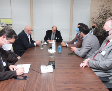 Visita técnica da comitiva formada por membros do Ministério da Infraestrutura, do Ministério da Economia e da Secretaria de Infraestrutura e Logística  e da Nova Ferroeste em Foz do Iguaçu  -  Foz do Iguaçu, 24/06/2021  -  Foto: Alessandro Vieira/AEN