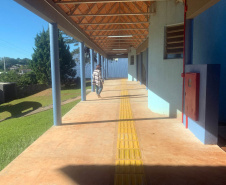 Nos últimos dois anos e meio, as reformas e construções de novas escolas nas cidades e no meio rural fiscalizadas pela Cohapar somam investimentos de R$ 48 milhões do Fundepar. Neste período, 105 obras foram concluídas e há outras 112 em execução, com perspectiva de novas contratações.
Foto: Cohapar